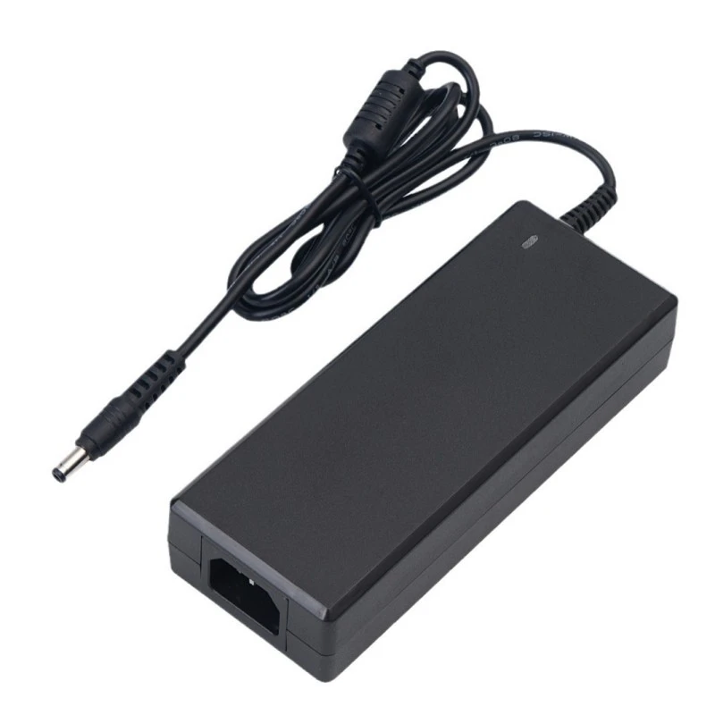 96 W 12 V 8 A namizni napajalnik